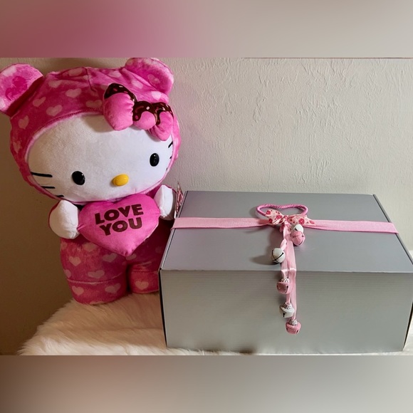 Hello Kitty | Toys | Nwt Rare 224 Hello Kitty By Sanrio Valentines ...